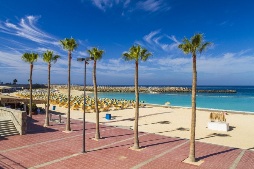 Gran Canaria dunes and luxury resort area